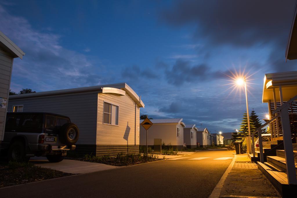 فندق Nrma Stockton Beach Holiday Park الغرفة الصورة